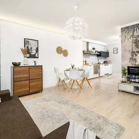 Lägenhet Best Downtown Apartman