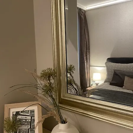 Best Downtown Apartman דירה